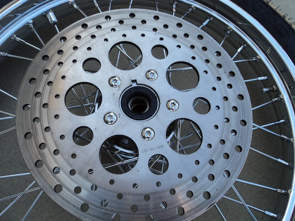 Rueda delantera y neumático Harley 21" '99 y anteriores FXDWG y Softail personalizado Foto 3 de 4