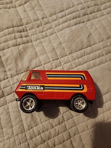 Vintage Tonka Red Van Metal Model 55450 w Orange And Blue Pin Stripe.