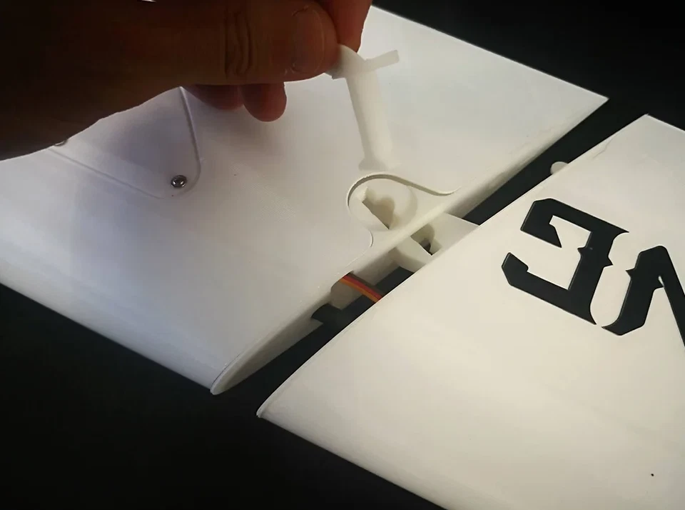 RC Plane RC Plane Model The WHITEWING EWW-180/EWW-180EDF Kit by Eclipson - Image 4 of 4