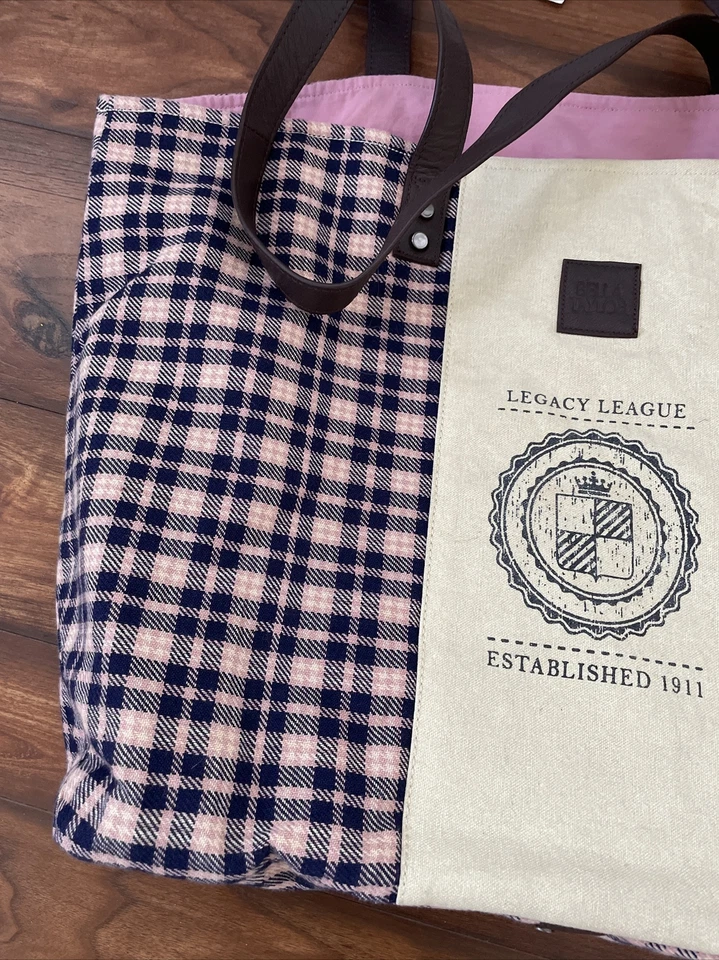 Nuevo con etiquetas Bolso de Mano Skyler Ancho Cartera - Rosa Azul - Legacy League - Premium Bella Taylor Foto 4 de 4