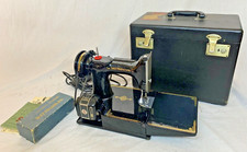 Vintage Singer Portable Electric Featherweight Sewing Machine No 221K1.
