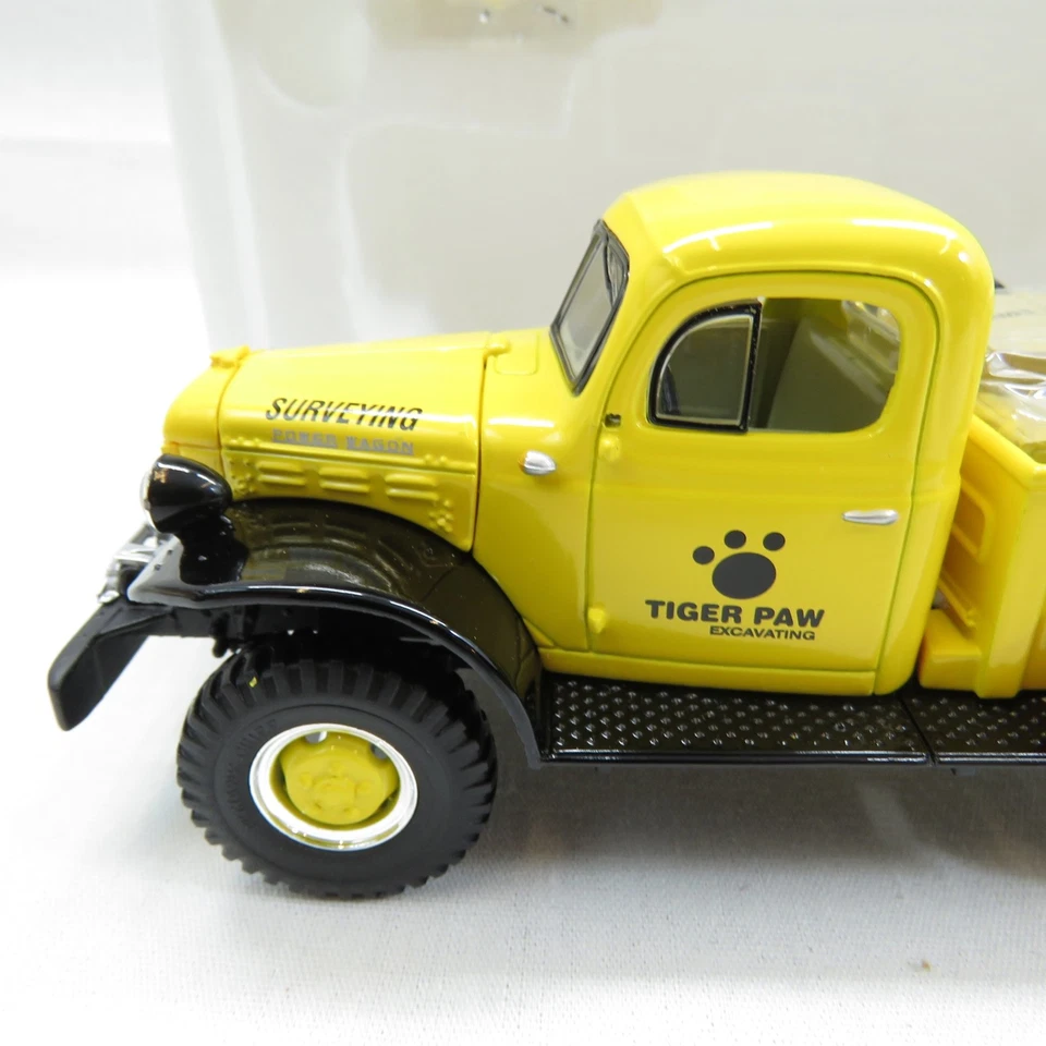 Camión excavador Dodge Power Wagon Express First Gear Tiger Paw 1:30 19-2812 Foto 2 de 4