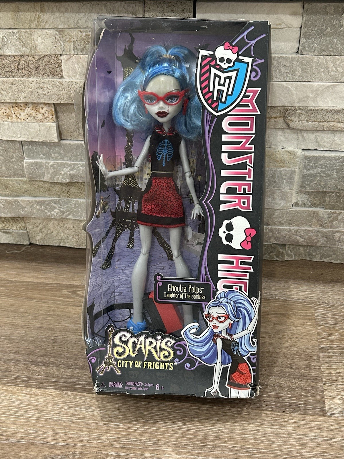 Monster High Scaris Ghoulia Yelps Doll Y0394 NRFB Mattel, Box Wear