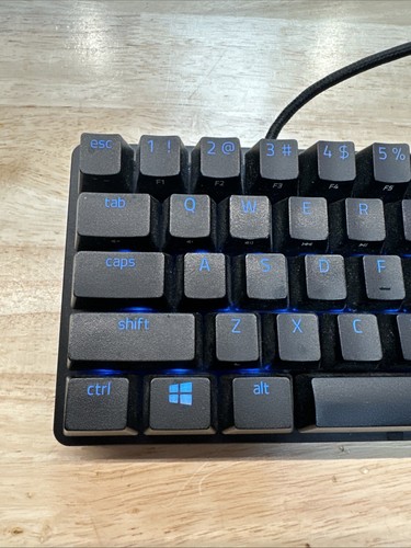 Razer Huntsman Mini Gaming Keyboard RZ03-0339 Lighted Few Keys Not Working - 第 2/5 張圖片