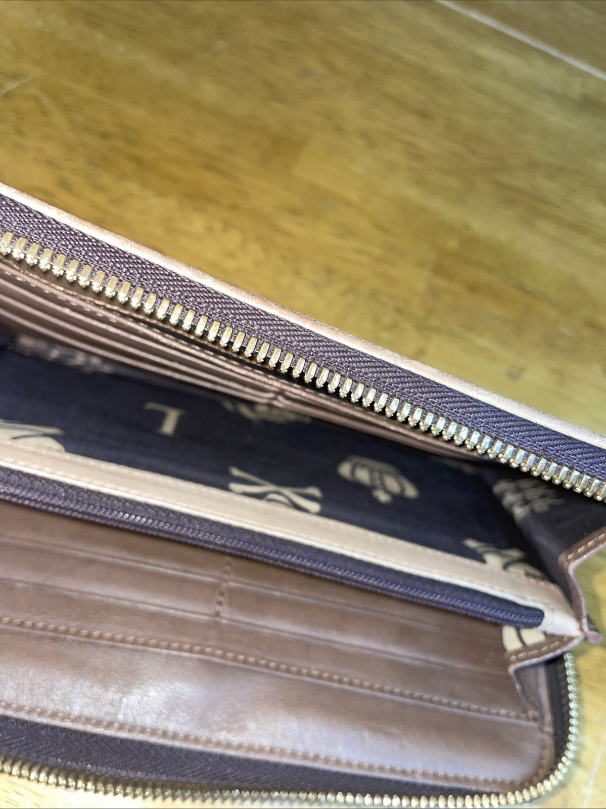 MCM Leopard Pattern Studded Continental Wallet Vi… - image 9