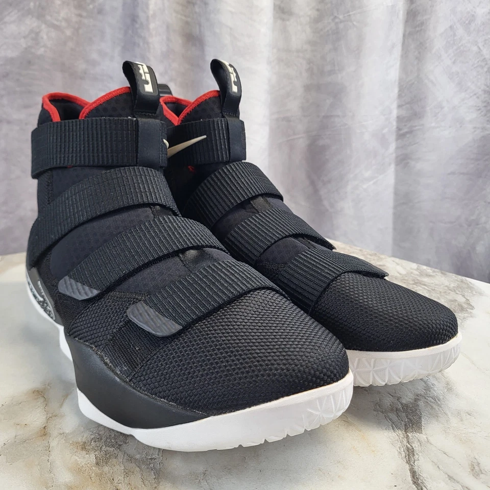 Nike Lebron Soldier 11 Negro/Rojo Criado Para hombres Talla 16 897644 002 Foto 2 de 4