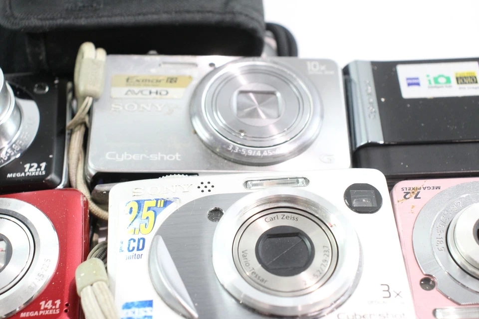 Assorted Digital Compact Cameras Inc Sony DSC-W1 & DSC-T90 Etc Job Lot - Image 4 of 4