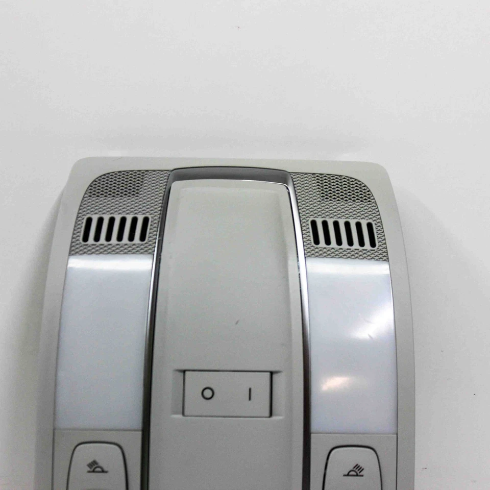 Luz interior AUDI A6 Avant 4F5, C6 4F0947135BP 2.0 diésel 100kw 2010 24611679 Foto 2 de 4