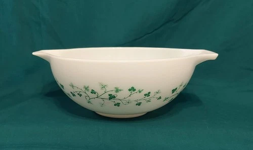 VINTAGE PYREX 4 QUART GREEN IVY NESTING BOWL #444 EUC!