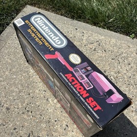 Juego de acci&oacute;n original Nintendo NES consola SOLO EN CAJA con espuma de poliestireno
