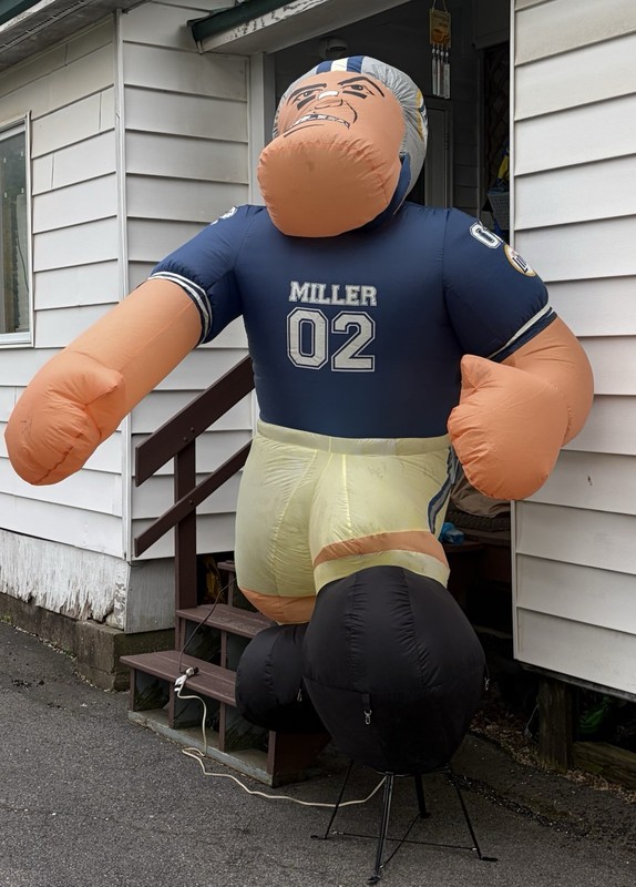 Giant Miller NFL  Football Player ~  Inflatable 8 Foot Lawn/Yard Display