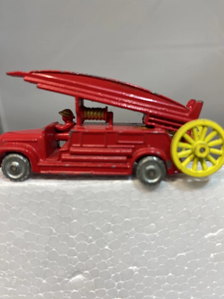 Vintage 1988 Matchbox Fire Truck-Moko Lesney- No. 9 Pre-owned - Made in China - Image 2 of 4