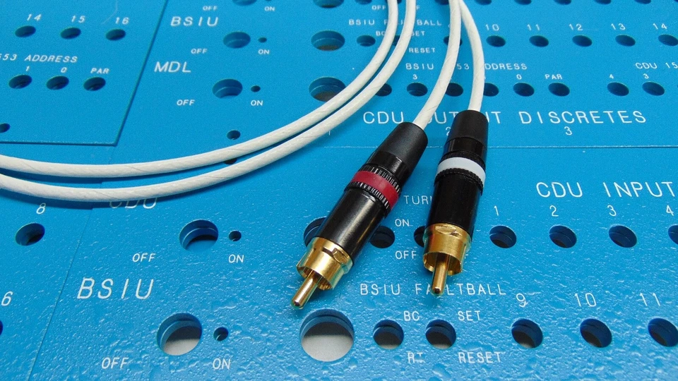 Low Capacitance RCA Audio Interconnect Cables 1 Meter 1965 vintage SPC 16.2pf/ft - Image 3 of 4