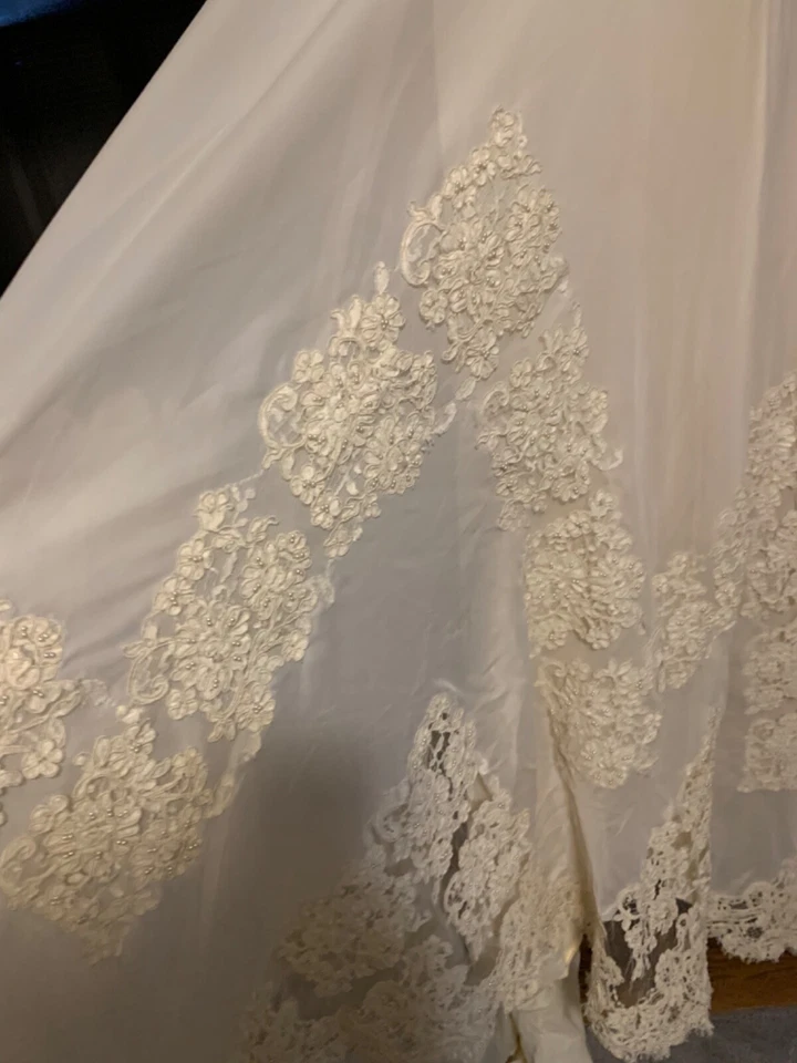 Vestido de novia vintage hecho a mano de encaje marfil Foto 4 de 4