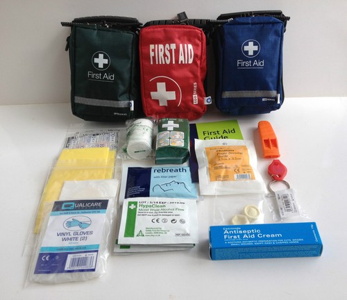 KIT PRONTO SOCCORSO ESCURSIONISMO CAMMINATA - 1 PERSONA - INCLUDE TAPPO SANGUE E PASSANTE CINTURA - Foto 1 di 15