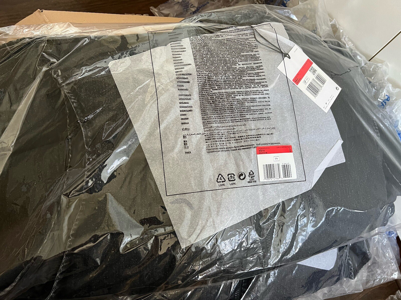 Supreme x Nike Denim Puffer Vest in Black - Large image 2