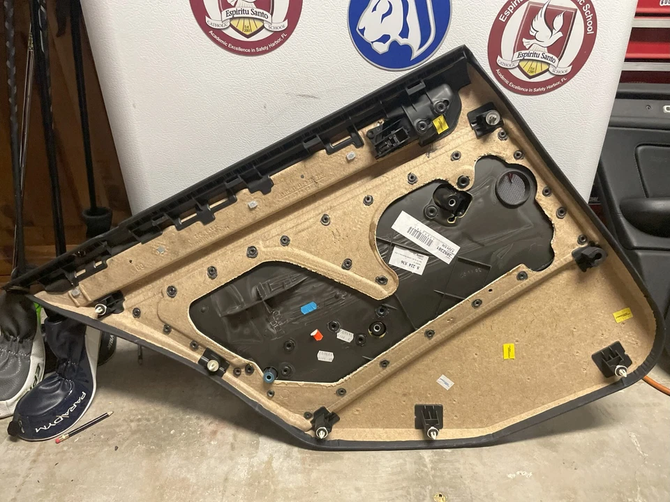 PANEL PUERTA INTERIOR TRASERO DERECHO NEGRO SEDÁN BMW E46 323I 325I 328I 330I 99-05 Foto 3 de 4