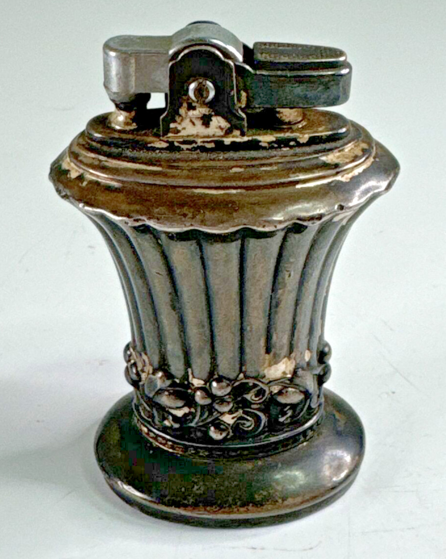 Vintage c.1940's Ronson Newport Silverplate Table Lighter