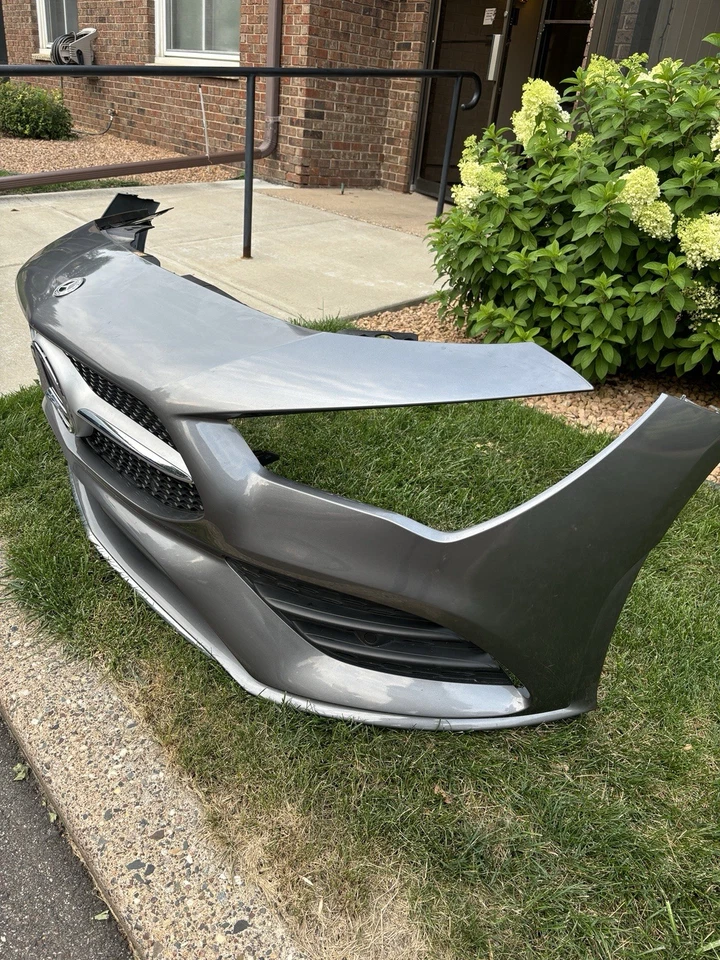 Parachoques delantero pintado gris montaña (7787) OEM para Mercedes CLA250 AMG 2020-2023  Foto 3 de 4