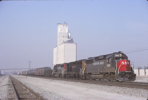 COTTON BELT   9699  GP60+2   & FREIGHT  @ LOMA LINDA, CA  1991 35MM SLIDE