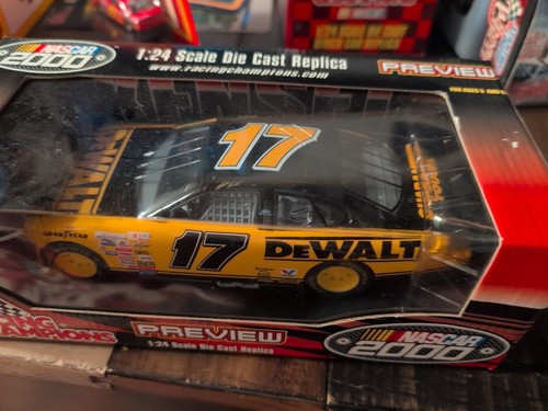 Matt Kenseth #17 Dewalt/Bristol 2000 - 1:24 Team Caliber Owners Series - Diecast