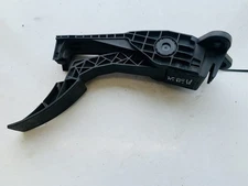 a1643000004 Throttle Position Throttle Pedal Mercedes-Benz R-CLASS DE1376498-45