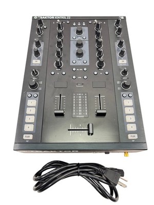 Native Instruments Traktor Kontrol Z2 DJ Mixer - No Software