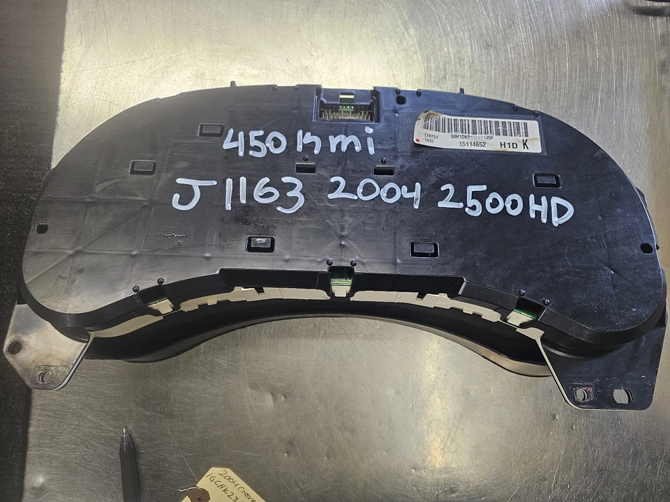 Приборная панель 2004 Chevrolet Silverado 2500HD 4x4 6,6 450 000 миль - Изображение 4 из 4