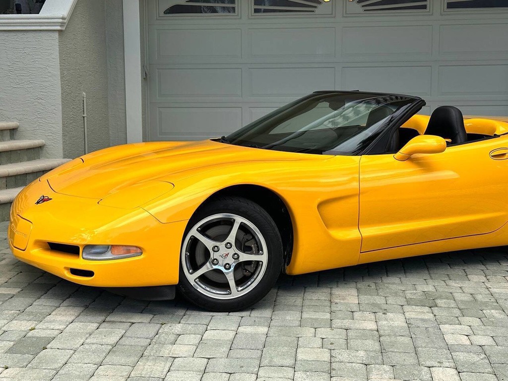 2004 Yellow Chevrolet Corvette Convertible  | C5 Corvette Photo 3