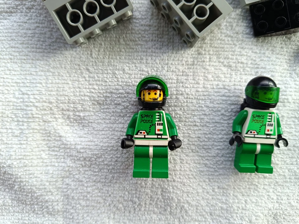 Lego SPACE Police 6897 Rebel Hunter 6813 Galactic Chief 6852 Sonar Security 1969 - Bild 3 von 4