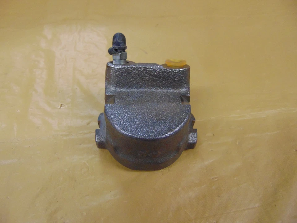 PINZA DELANTERA DERECHA DATSUN 1600 BLUEBIRD LAUREL 710 140J 160J VIOLETA 1968-75 Foto 4 de 4