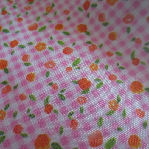 NEU! 2019 Barbie Reiterpuppe rosa Gingham Karo Picknickdecke Tischdecke - Bild 2 von 5