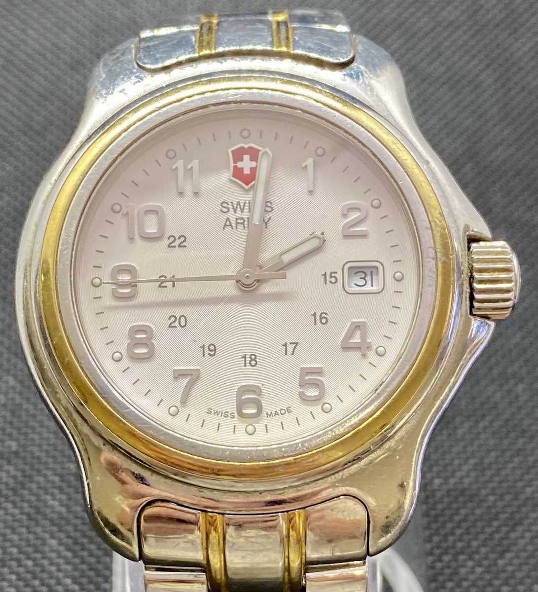 腕時計Victorinox Swiss Army Men's 241362 Victorinox Swiss Army Men's 241362 Officers Gent Stainless