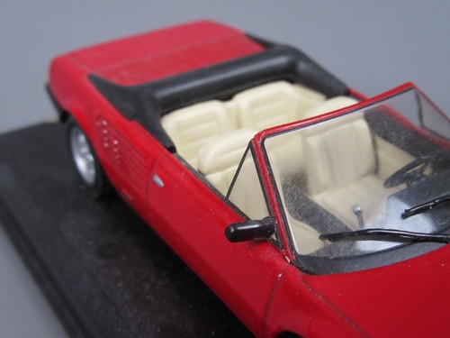 C146 IXO 15 Ferrari Mondial Cabriolet Ferrari Sammlung 1980 Rot 1:43 - Picture 8 of 11