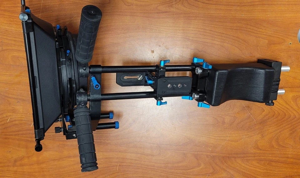 Fotga DP500 2 Rail System Shoulder Mount and Matte Box - Image 3 of 4