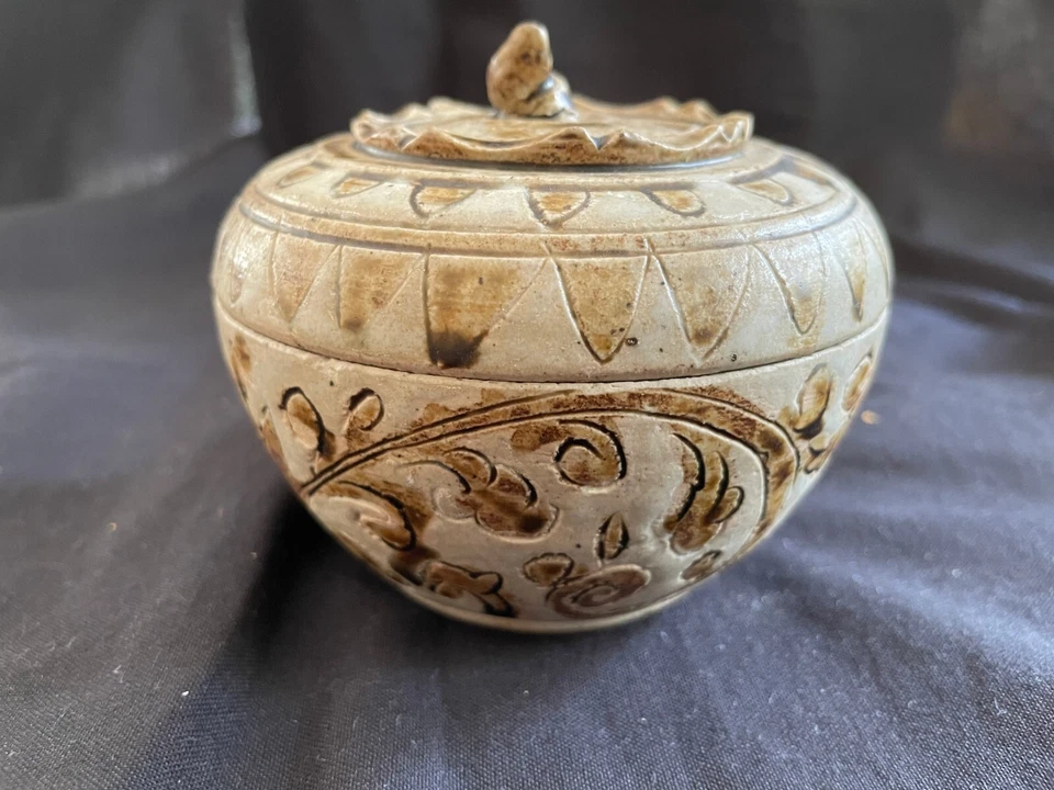 Antique 15th C pottery, Sawankhalok ceramic box, Swankalok Thailand Siam - Image 4 of 4