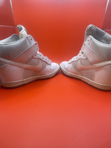 Talla 8.5 - Nike Dunk Sky High Estampado Cocodrilo Blanco - Imagen 4 de 5