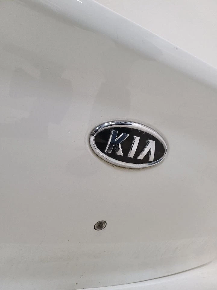 12-17 KIA RIO Trunk Hatch Tailgate Sedan Without Keyless Entry White Foto 3 de 4