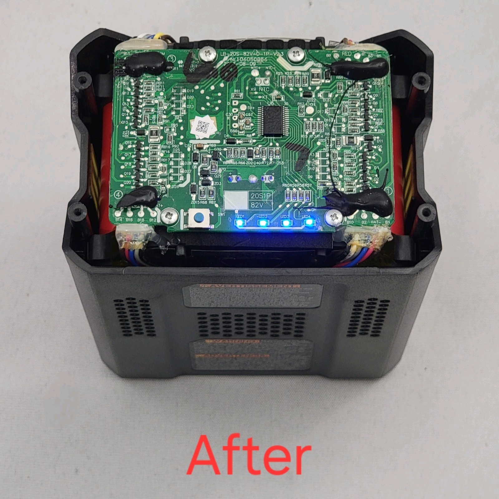《 2 - Pack 》Genuine 2.0ah Snapper XD 82v Briggs & Stratton Batteries New/Refurb