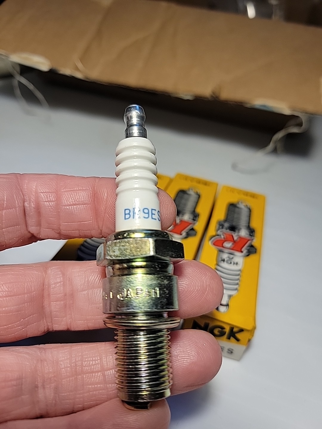 Set of 3 Genuine NGK 3194 Resistor Spark Plug BR9ES Solid Tip