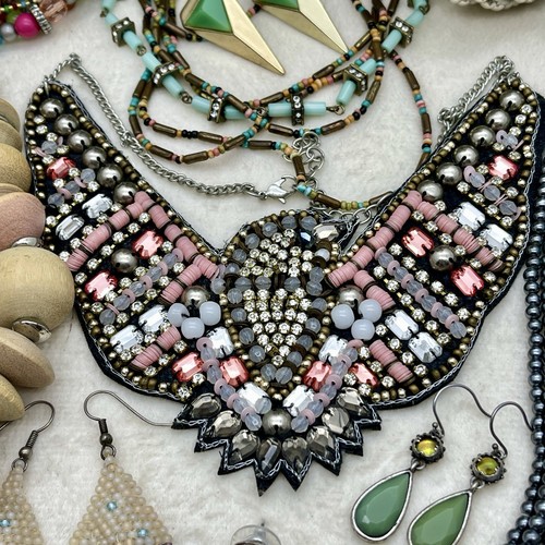 Boho Ethnic Tribal Style Jewelry Lot Shell Wood Stone Vintage to Now 40 pc - Picture 8 of 16