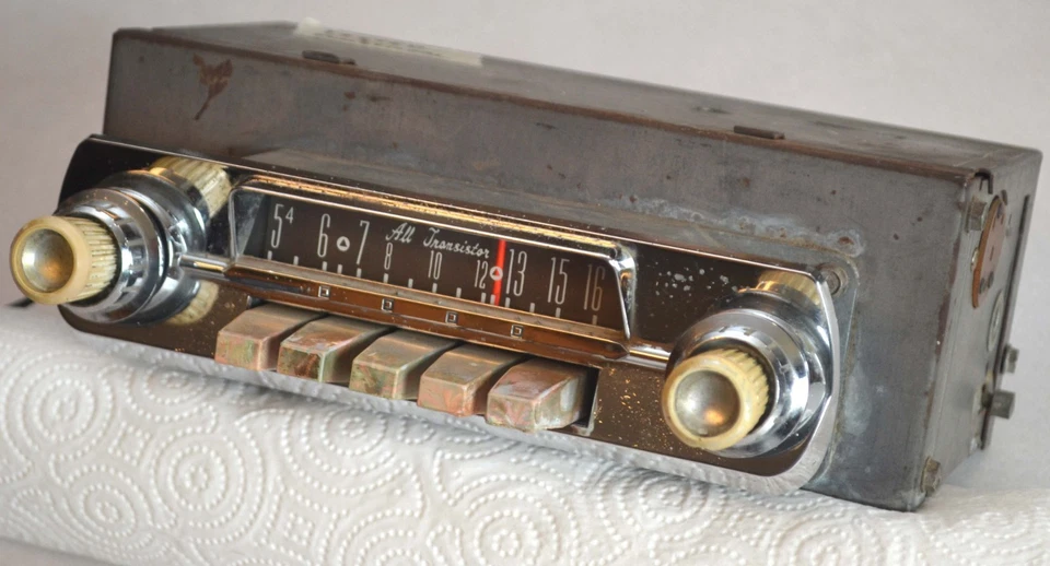 1962-1963 Ford Fairlane All Transistor AM Dash Radio, Faceplate & Knobs, Tested! - Image 2 of 4