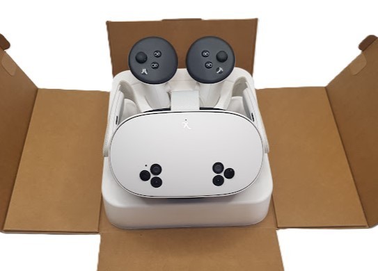 Meta QUEST 3S VR Headset Gaming Device W Controllers + Case 256GB P97