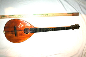 VINTAGE TEARDROP UKULELE LARGE MODIFIED TEAR DROP UKE FOLK INSTRUMENT GREAT TONE