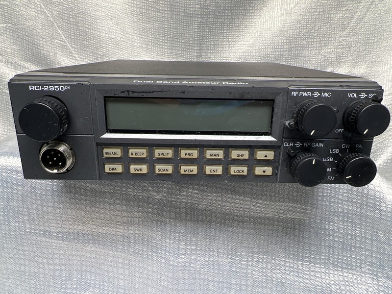 RCI 2950 DX 10/12 Meter Radio AM FM SSB CW - Working, RF Power Needs Attention
