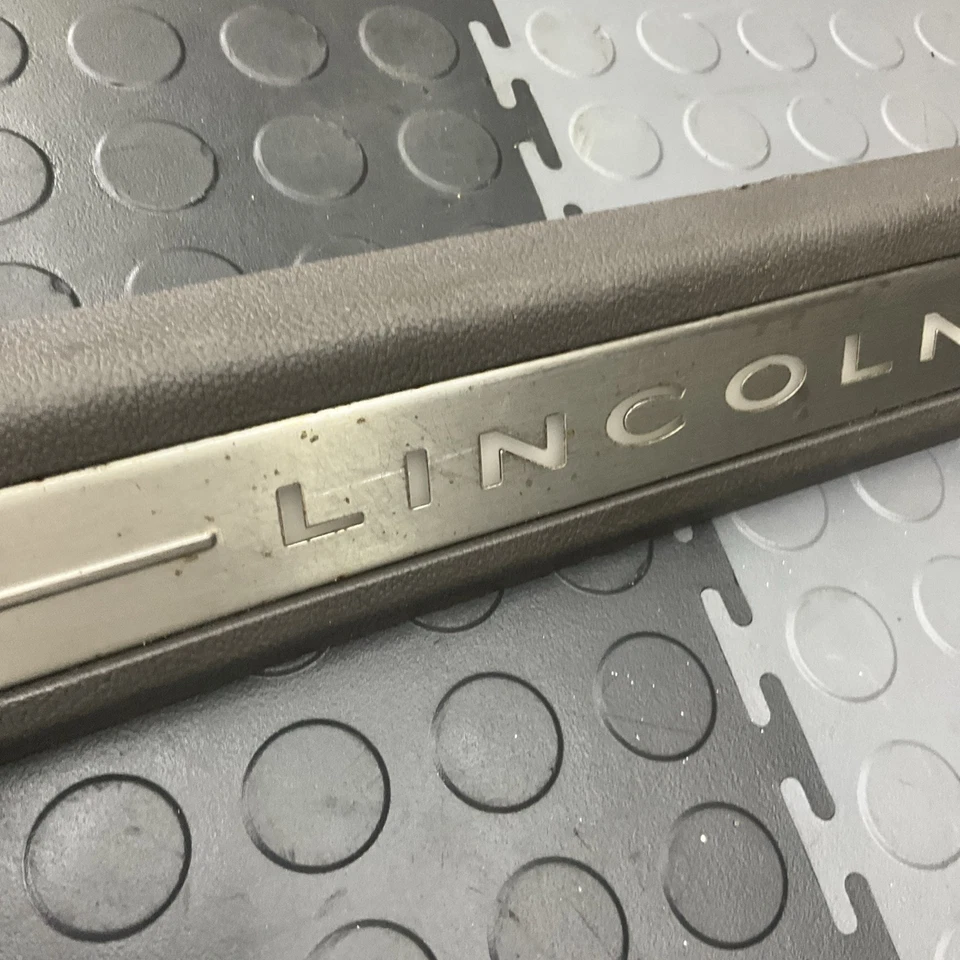 2016-2018 LINCOLN MKX FRONT LEFT DRIVER SIDE DOOR SILL SCUFF PLATE - Image 2 of 4