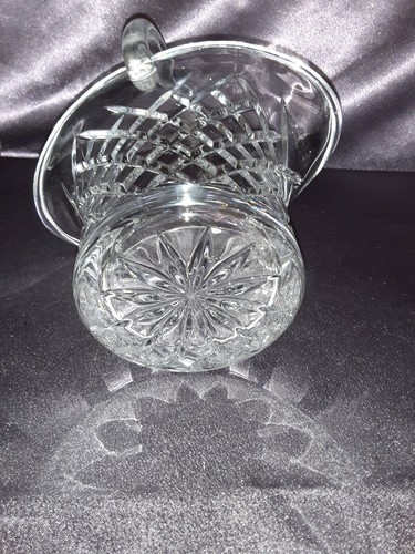 Vintage 10" Clear Crystal Glass Basket with Handle Possibly Princess House? - Picture 4 of 4
