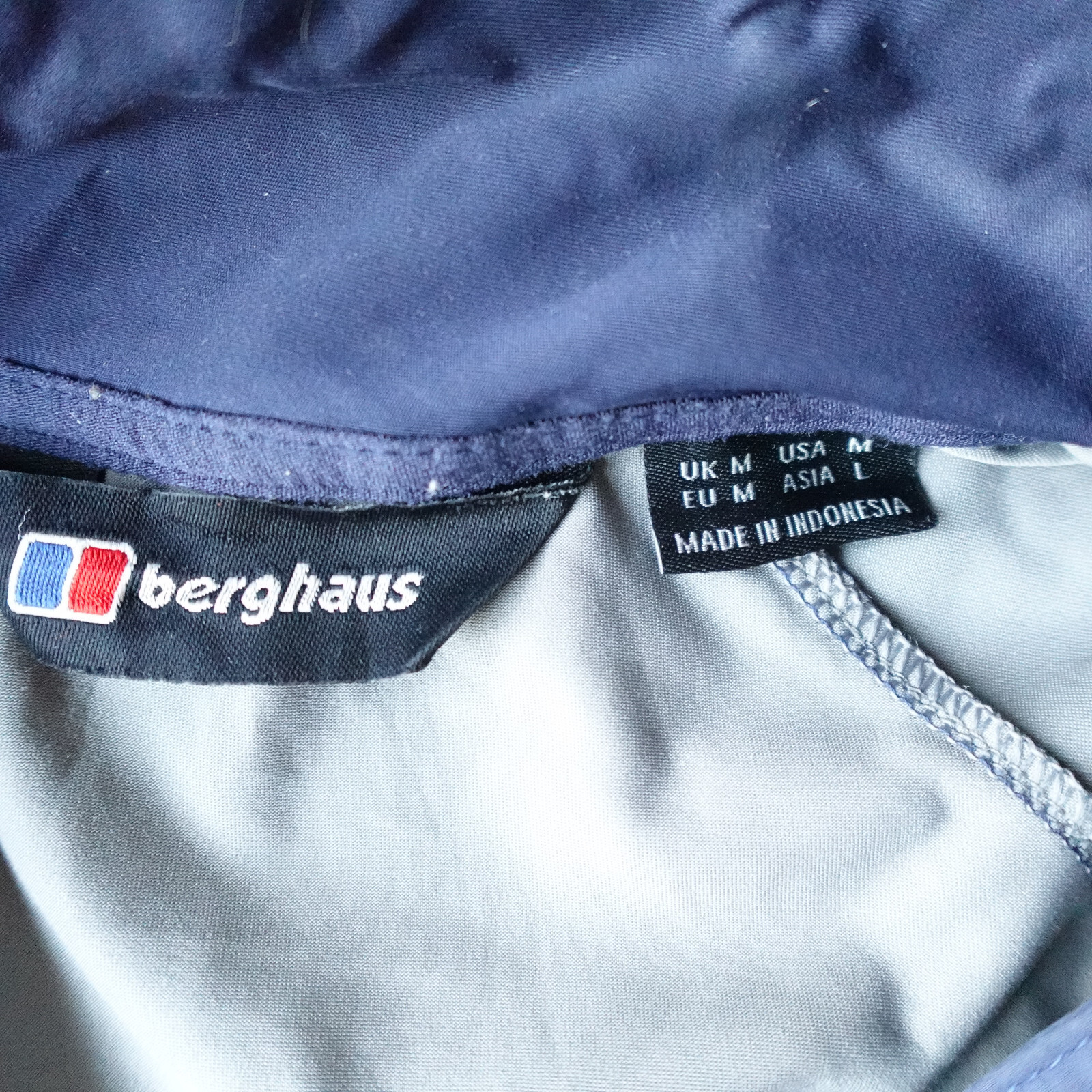 Berghaus Windstopper Jacket Size Medium Soft Shel… - image 9
