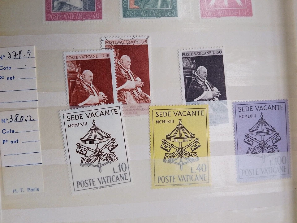 VATICAN Poste VATICANE 2 pages LOT  used and UNUSED - Image 3 of 4