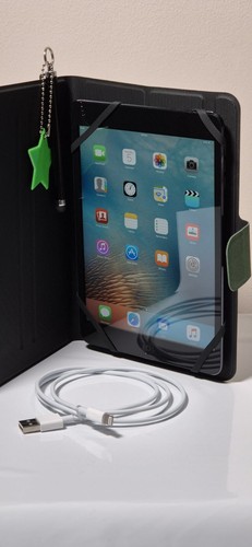 Apple iPad Mini 1st Gen 16GB Wi-Fi Tablet Bundle with Goji Case & Stylus - Picture 3 of 6